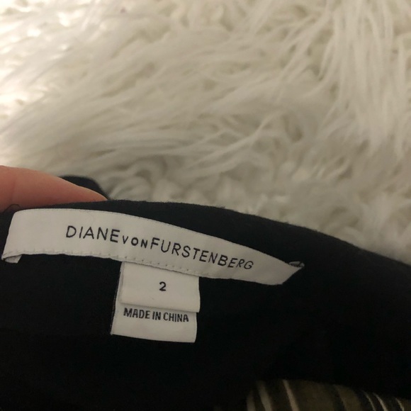 Diane Von Furstenberg Silk and Wool Skirt Size 2 - Picture 5 of 6